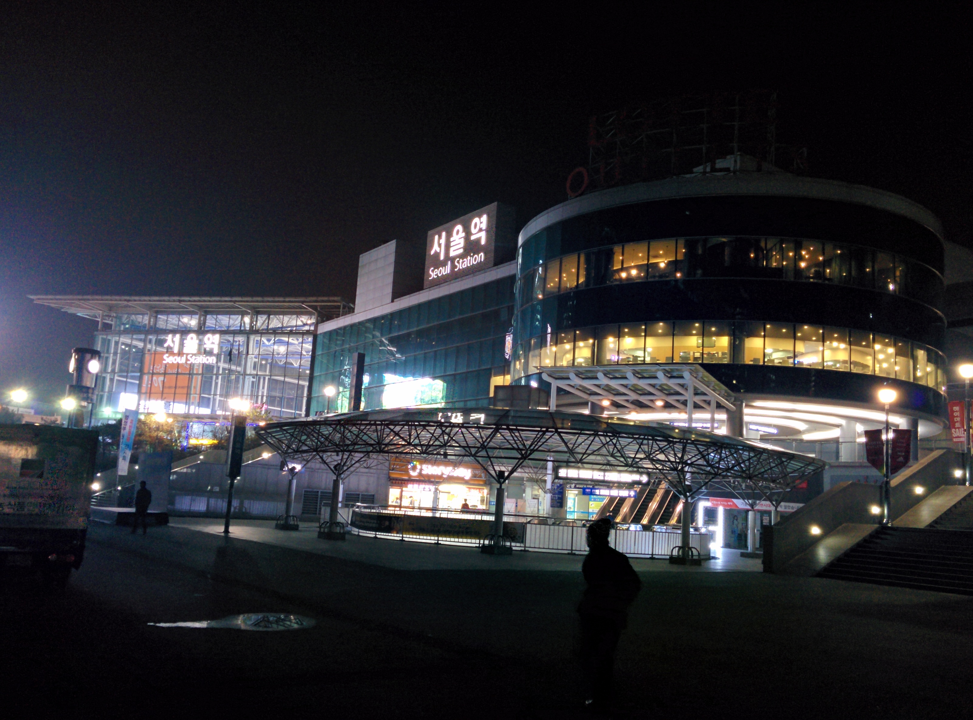 IMG_20151110_062402.jpg 새벽의 서울역 풍경