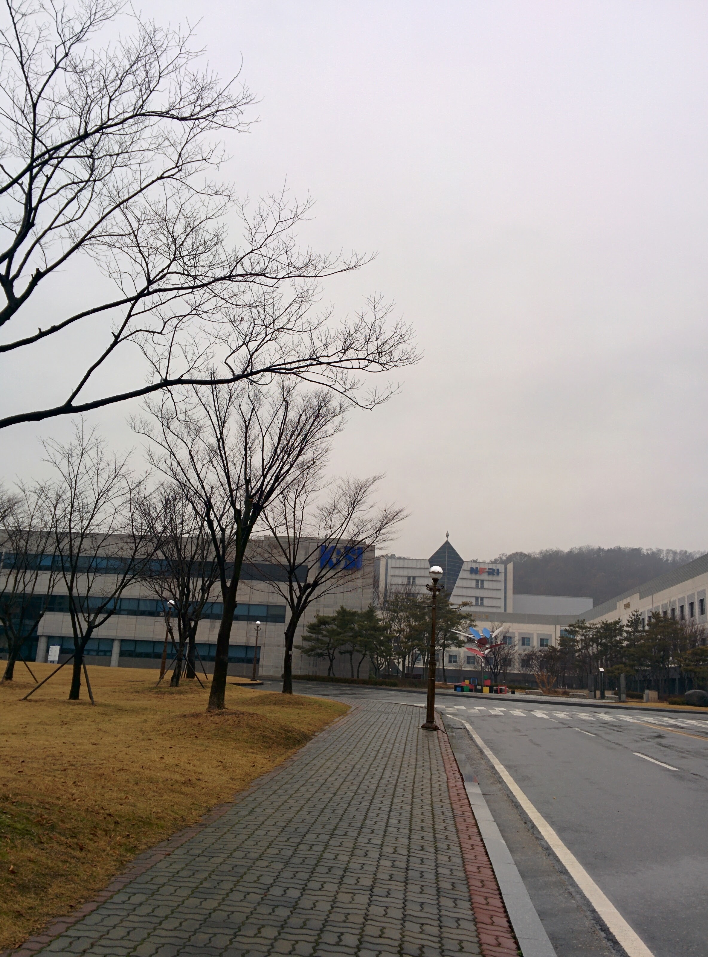 IMG_20151210_125622.jpg 비오는 날의 기초과학지원연구원, 핵융합연구소