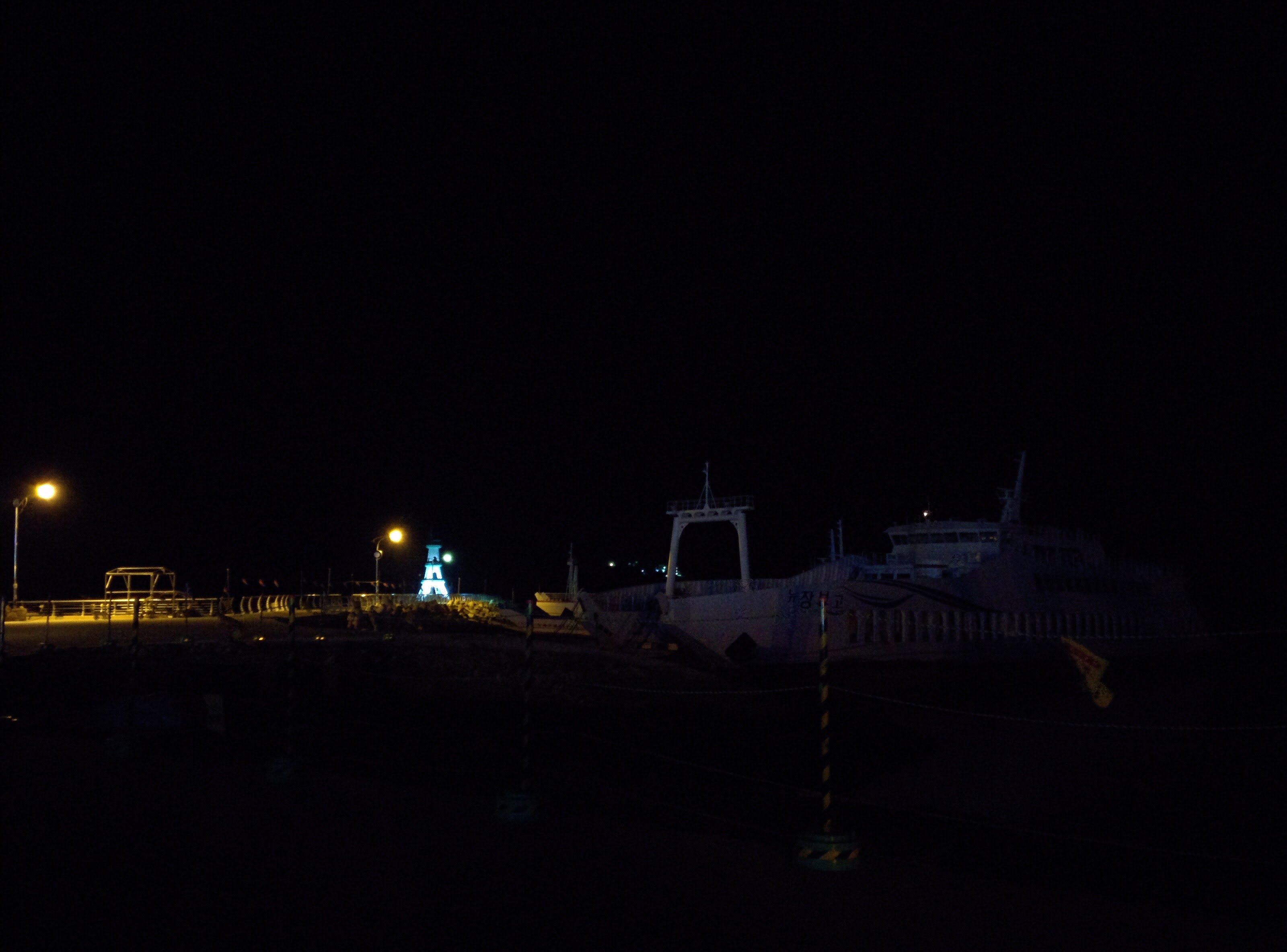 IMG_20151229_191301.jpg 땅끝마을관광지 야경... 배, 불빛
