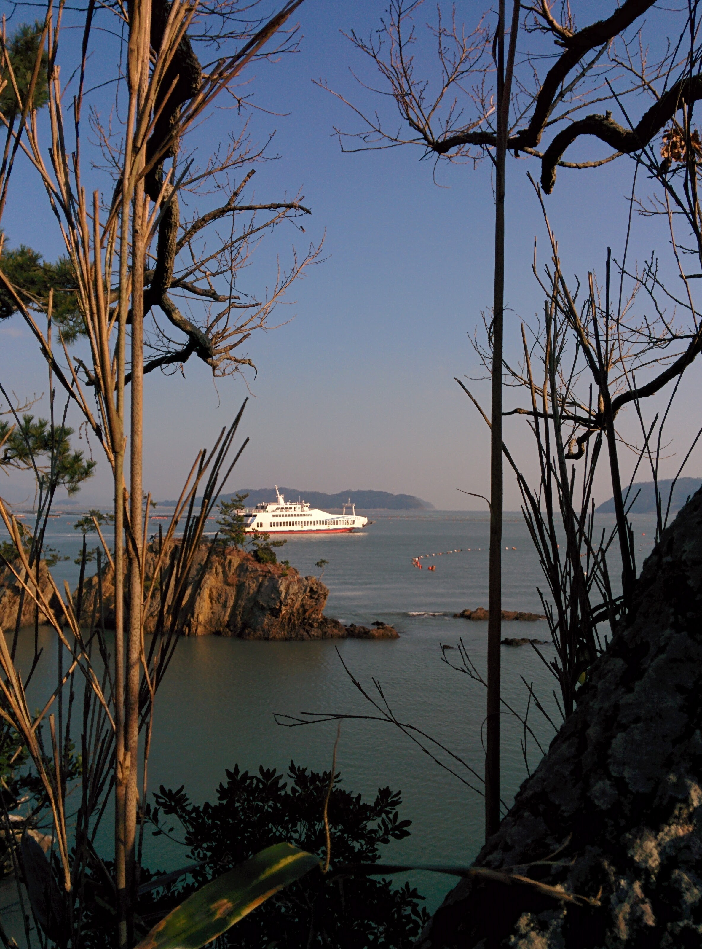 IMG_20151229_150251.jpg 삼남길에서 바라본 보길도 가는 유람선